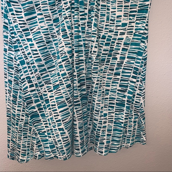 Express Chain Halter Top - Picture 4 of 7